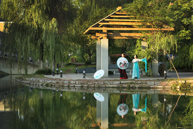 51暗网
孙贝贝、倪书阳、葛益军;张培风